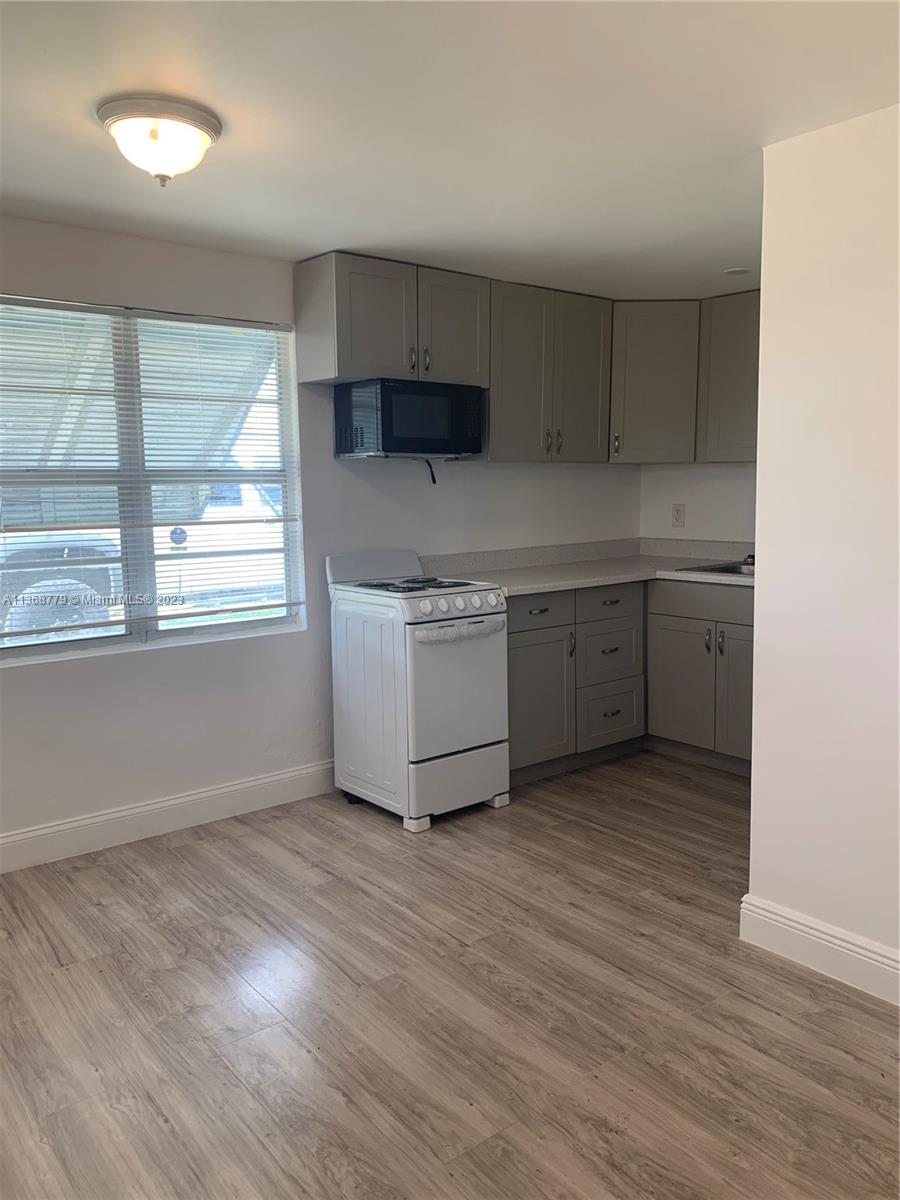 NORTH HOLLYWOOD - Residential Lease