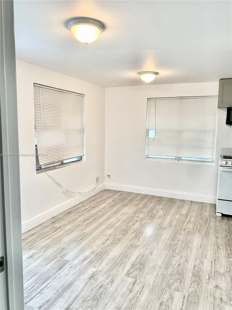 NORTH HOLLYWOOD - Residential Lease