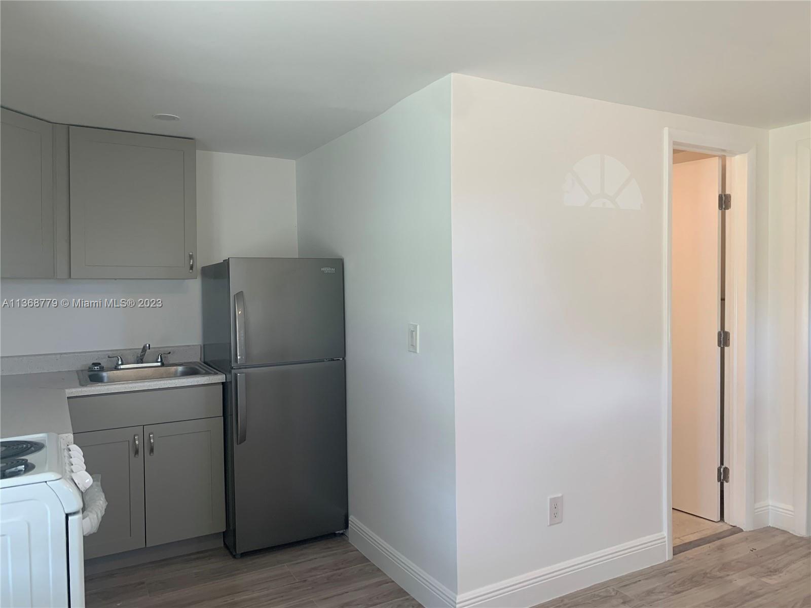 NORTH HOLLYWOOD - Residential Lease