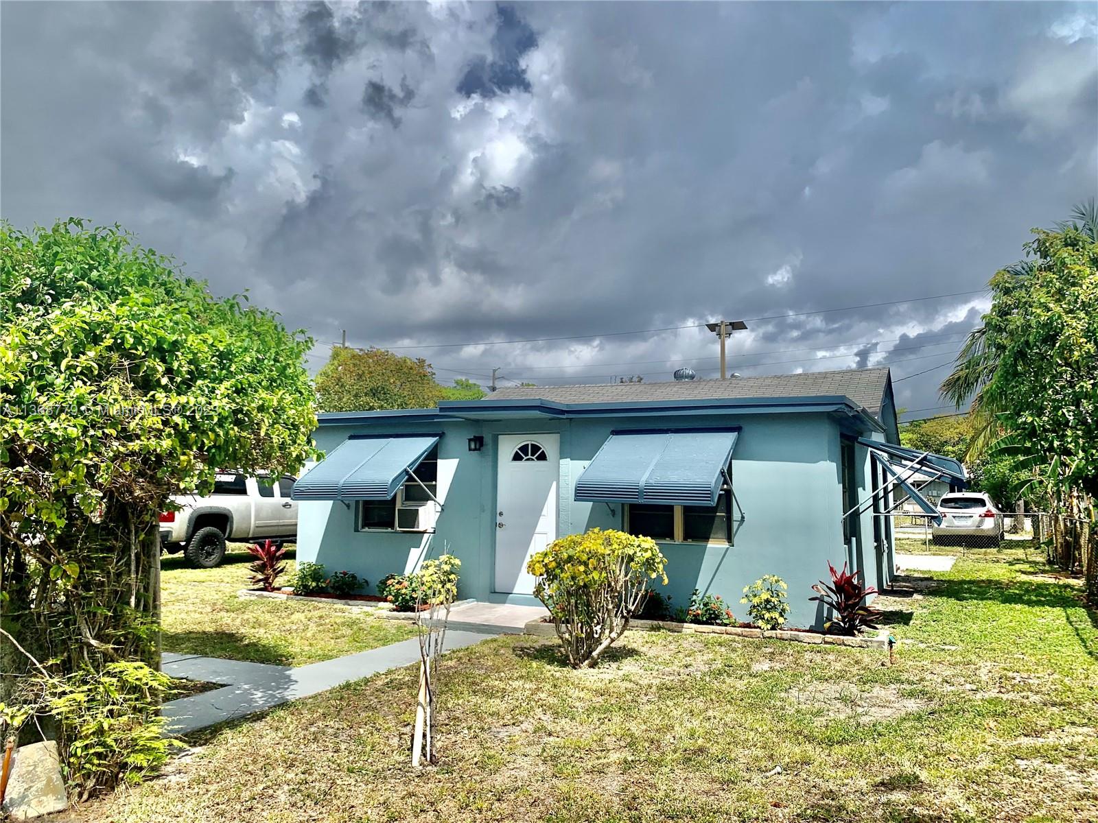 NORTH HOLLYWOOD - Residential Lease