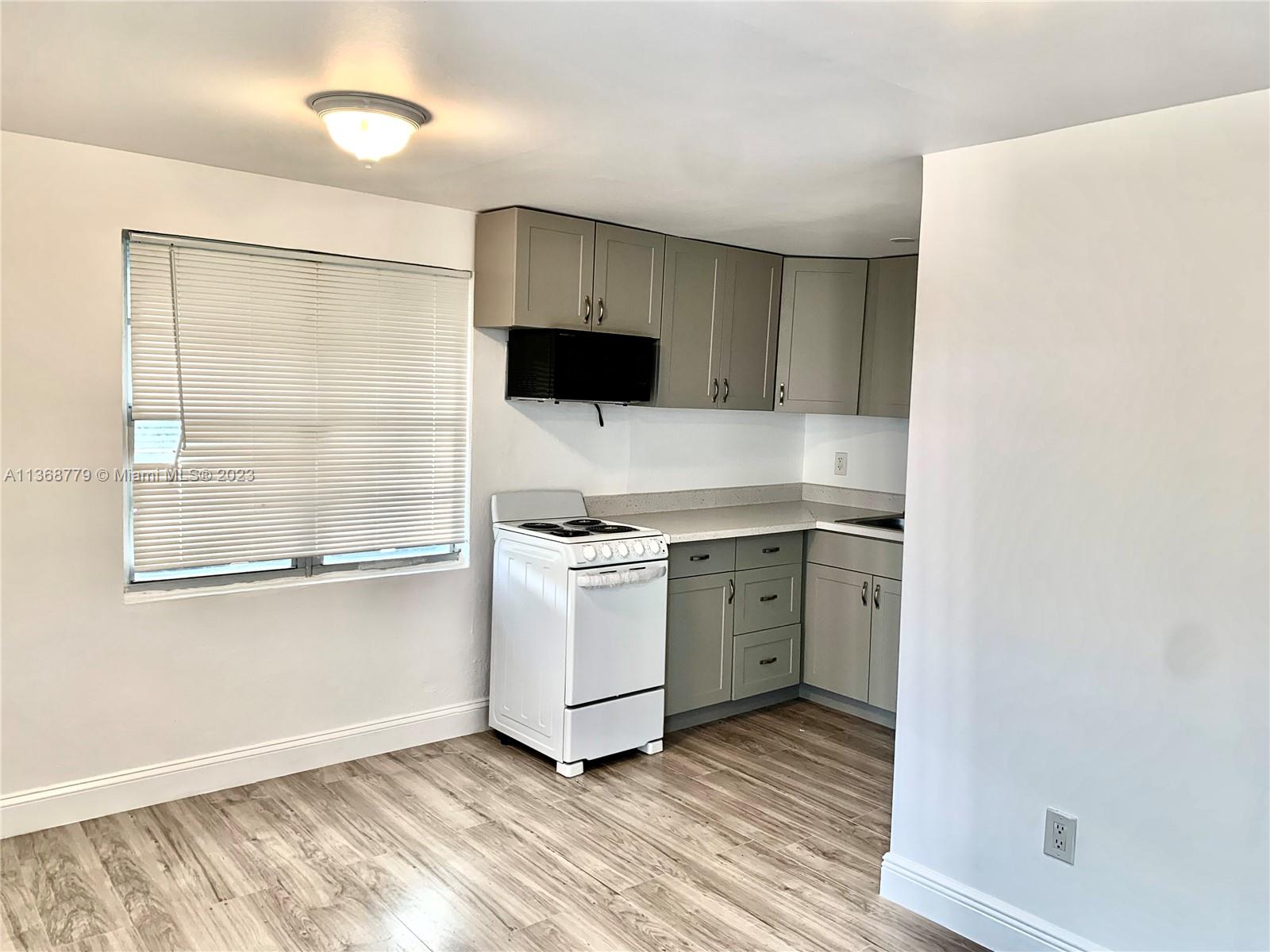 MOVE IN TOMORROW.....NO HOA TO DEAL WITH.
See this UNIT & you will LOVE IT!!
EVERYTHING IS INCLUDED in this rental price. (FPL, WATER, GARBAGE, LAWN SERVICE, 1 PARKING SPOT). Adorable and JUST FULLY REMODELED 1 bedroom apartment,  Super convenient location to BEACHES & DOWNTOWN. 3 minutes to HOLLYWOOD beach straight down Sheridan street. STORES, RESTAURANTS, COFFEE HOUSES, SALONS all within walking distance. Minutes to Dania Point, Dania Casino, Hard Rock, Gulfstream. COME HOME to what looks like your own little house. BEST FOR ONE PERSON or couple. Unit is located in the front of the house only,  You will have use of the FRONT YARD .