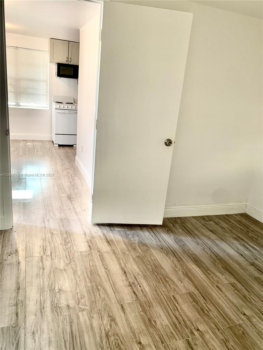 NORTH HOLLYWOOD - Residential Lease