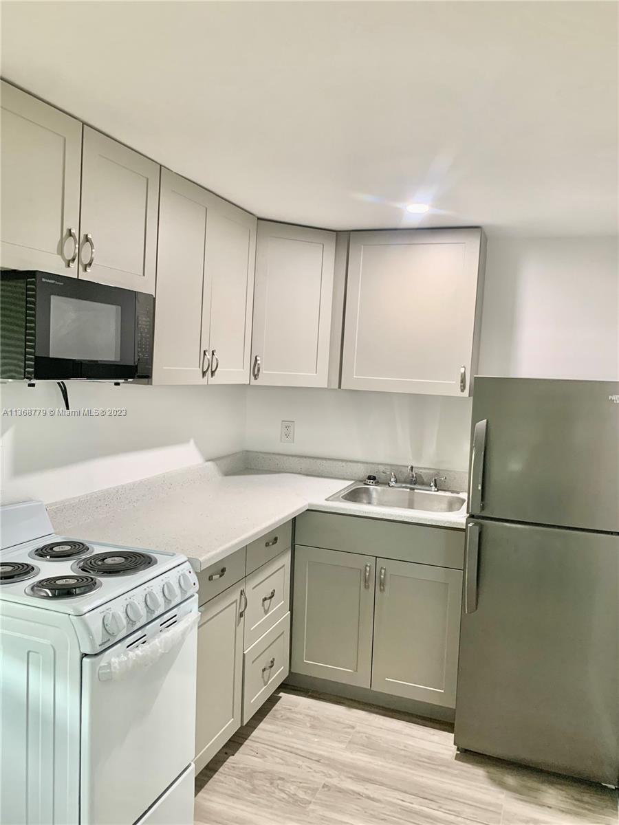 NORTH HOLLYWOOD - Residential Lease