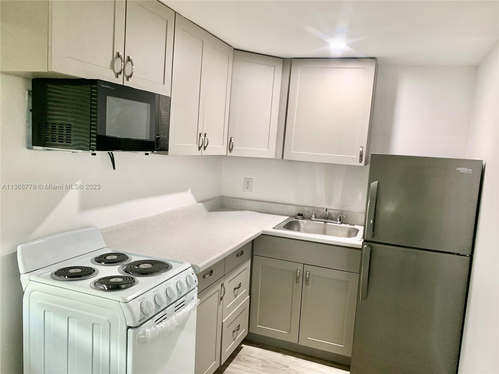 NORTH HOLLYWOOD - Residential Lease