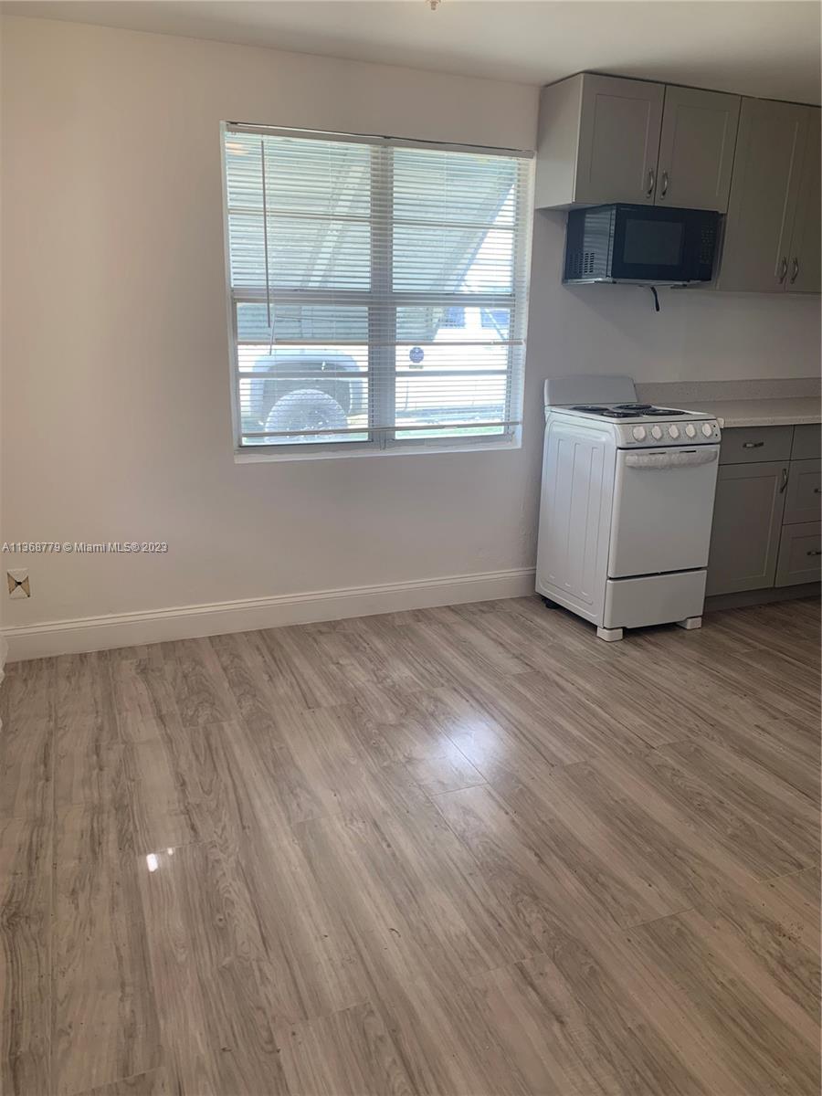 NORTH HOLLYWOOD - Residential Lease