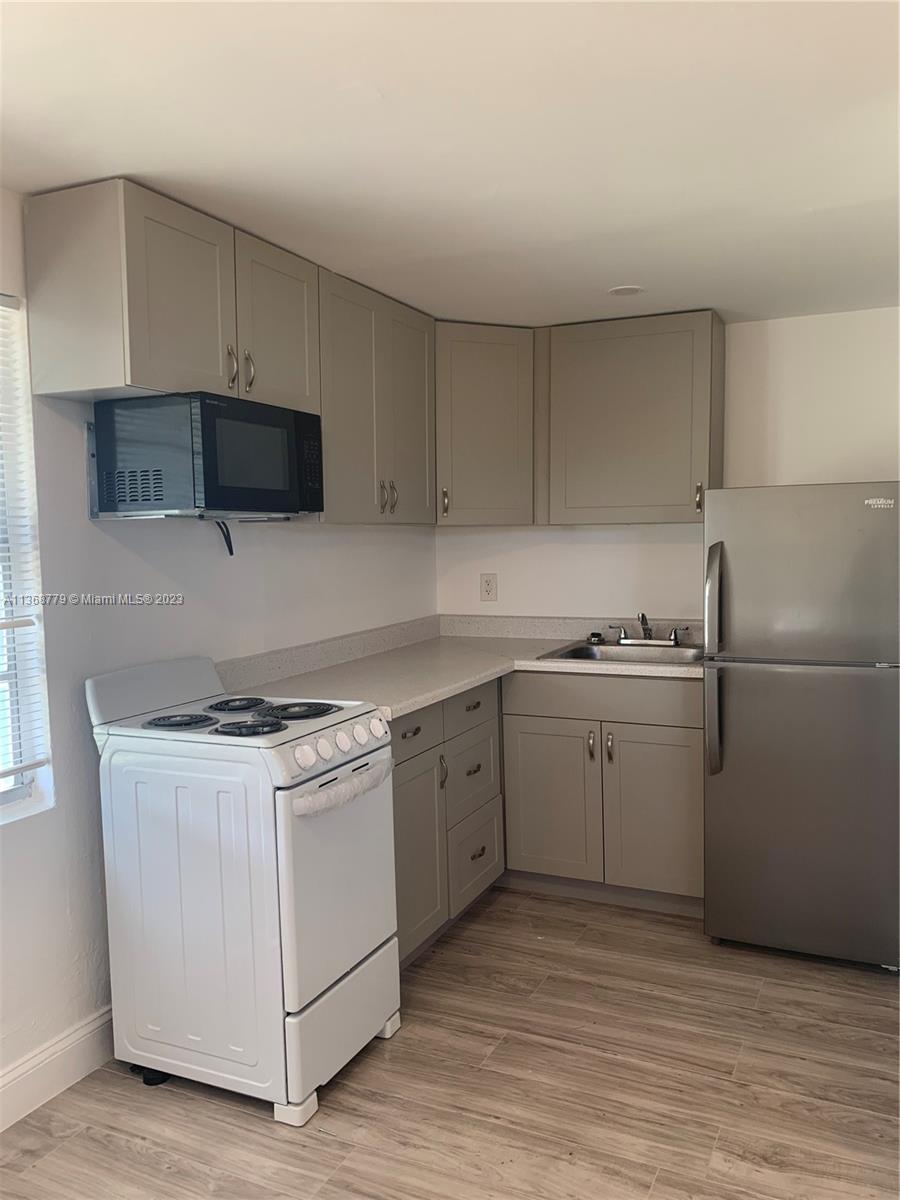 NORTH HOLLYWOOD - Residential Lease