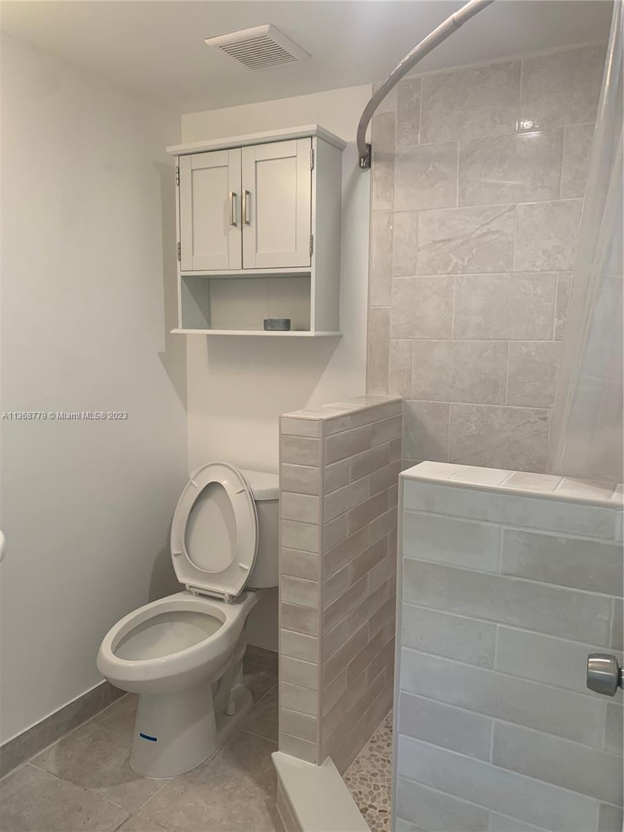 NORTH HOLLYWOOD - Residential Lease