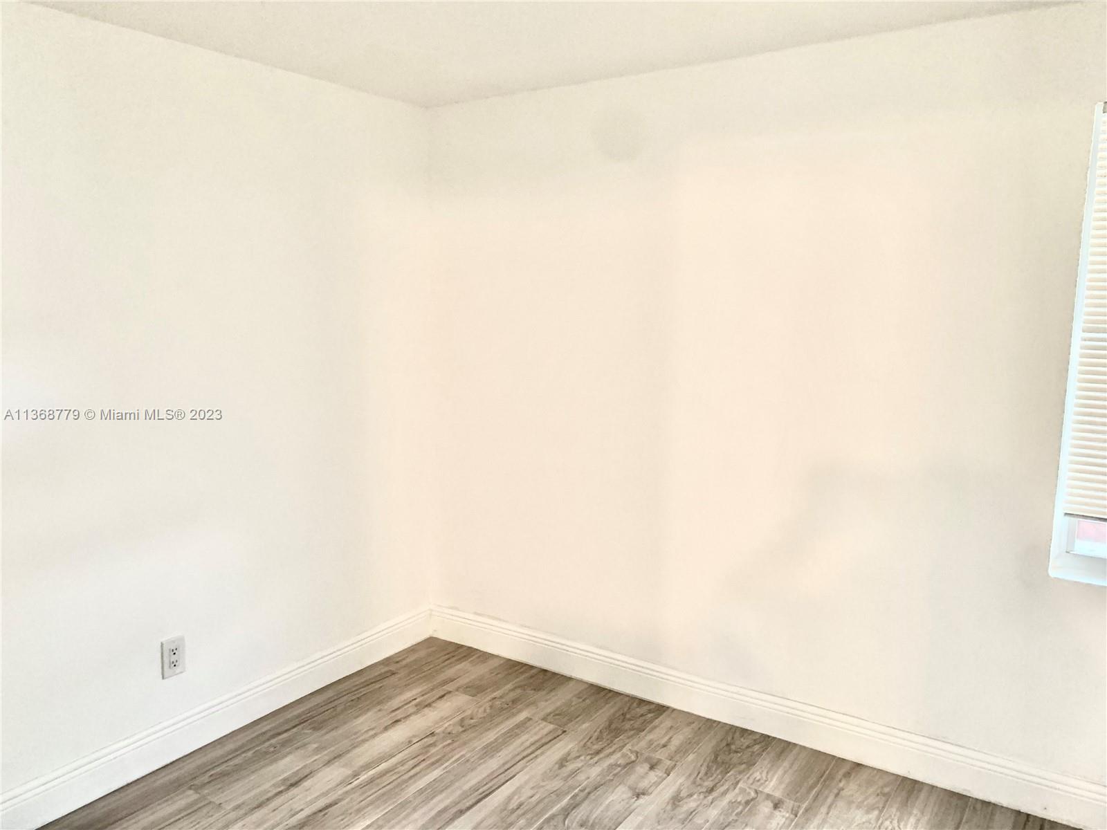 NORTH HOLLYWOOD - Residential Lease