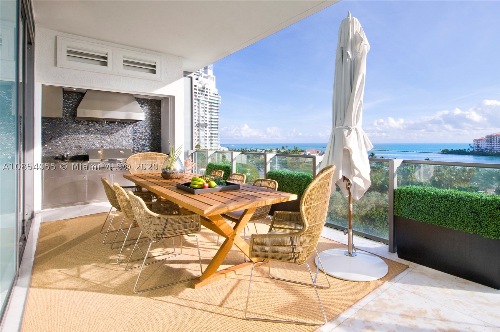 APOGEE CONDO - Residential