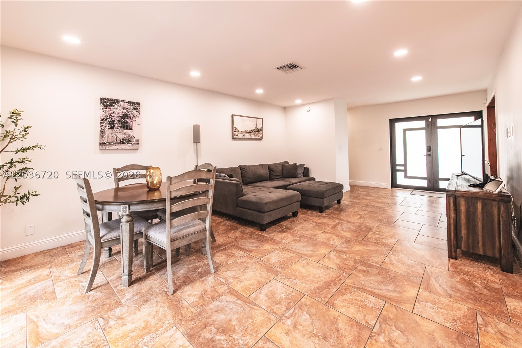 BONAVENTURE LAKES - Residential