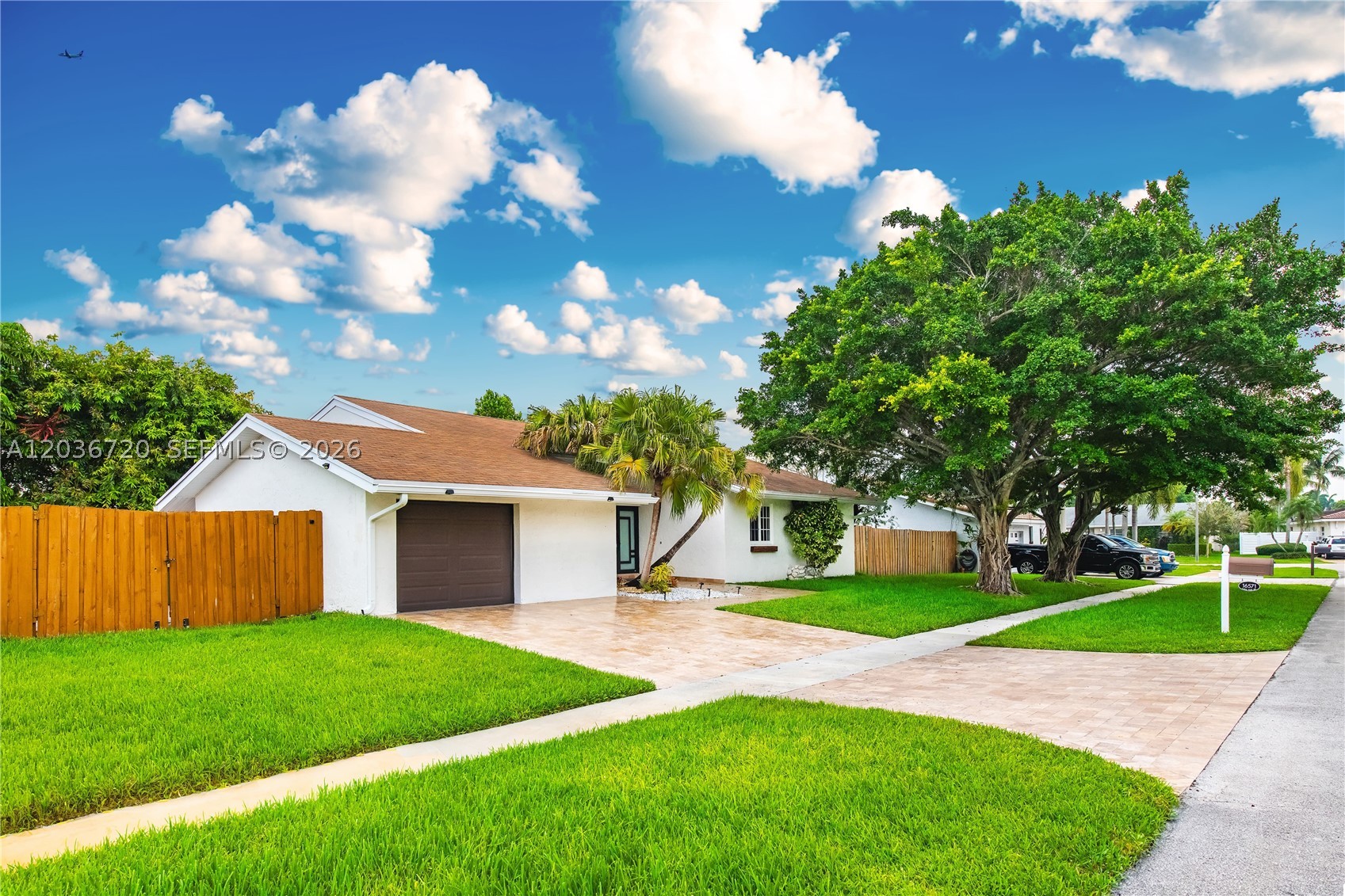 BONAVENTURE LAKES - Residential