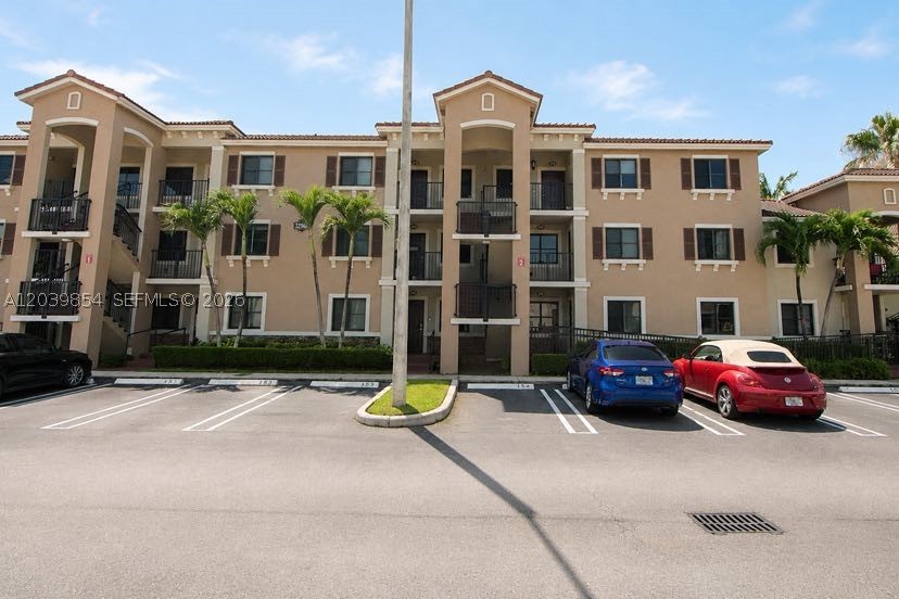 THE COURTS AT BAYSHORE II - Residential
