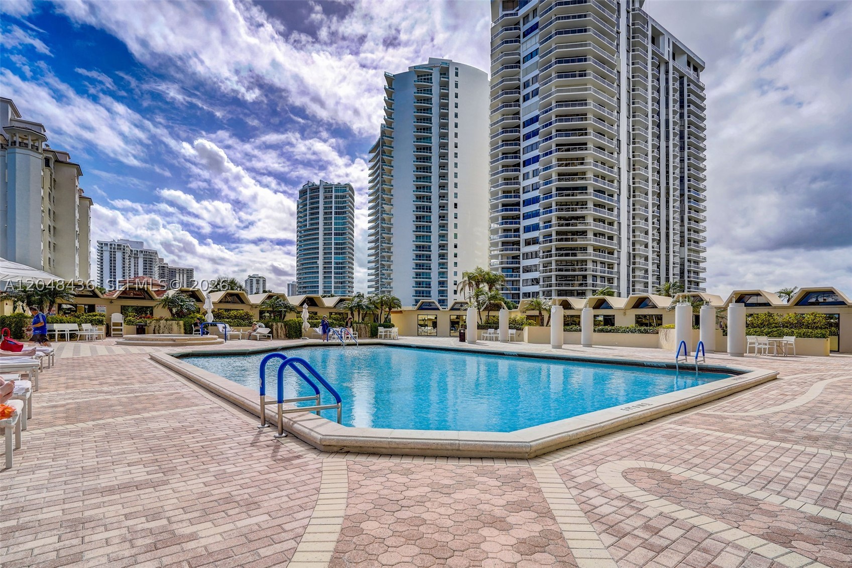 TERRACES NORTH TURNBERRY - Residential