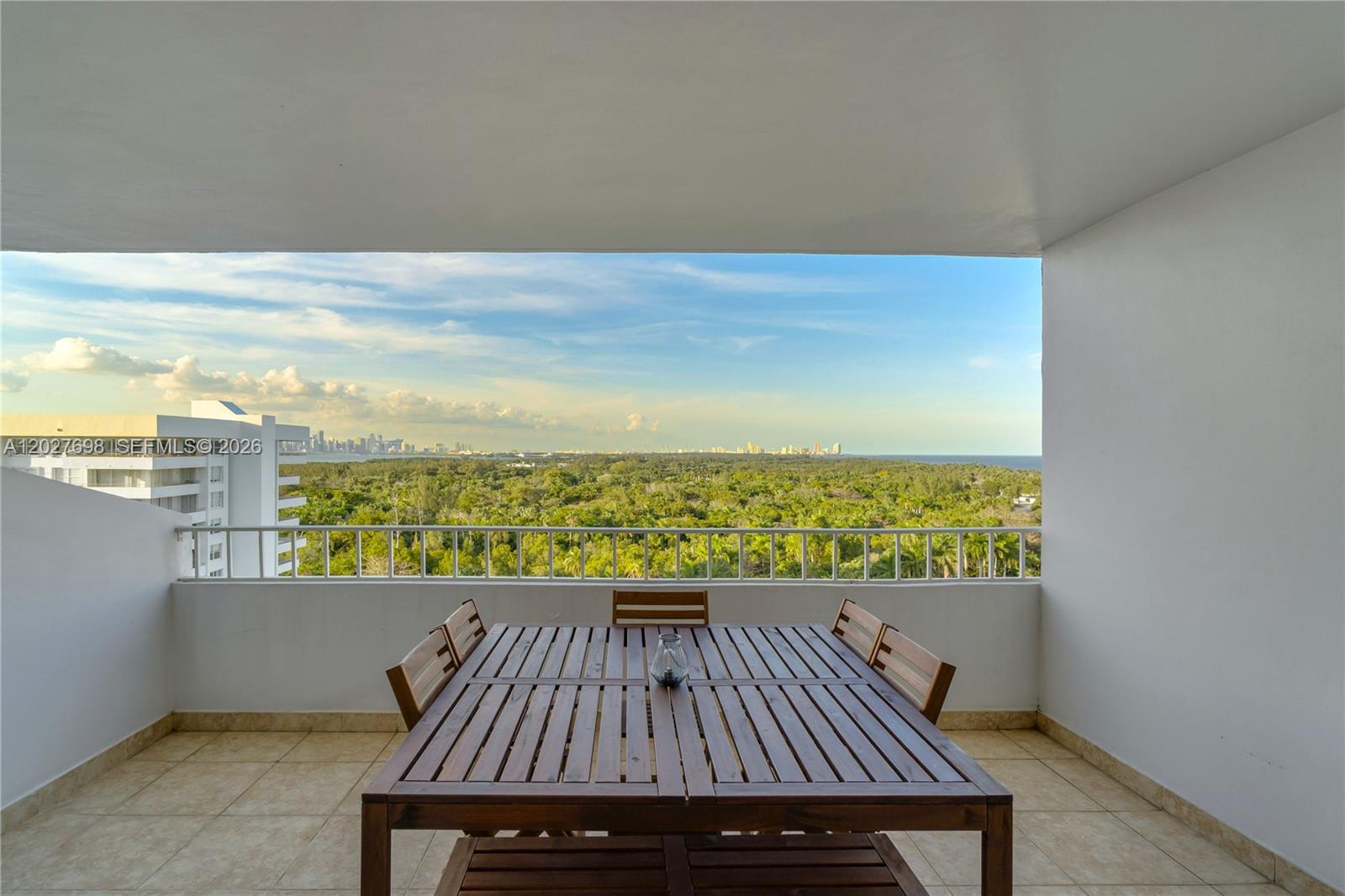 COMMODORE CLUB SOUTH COND - Residential Lease