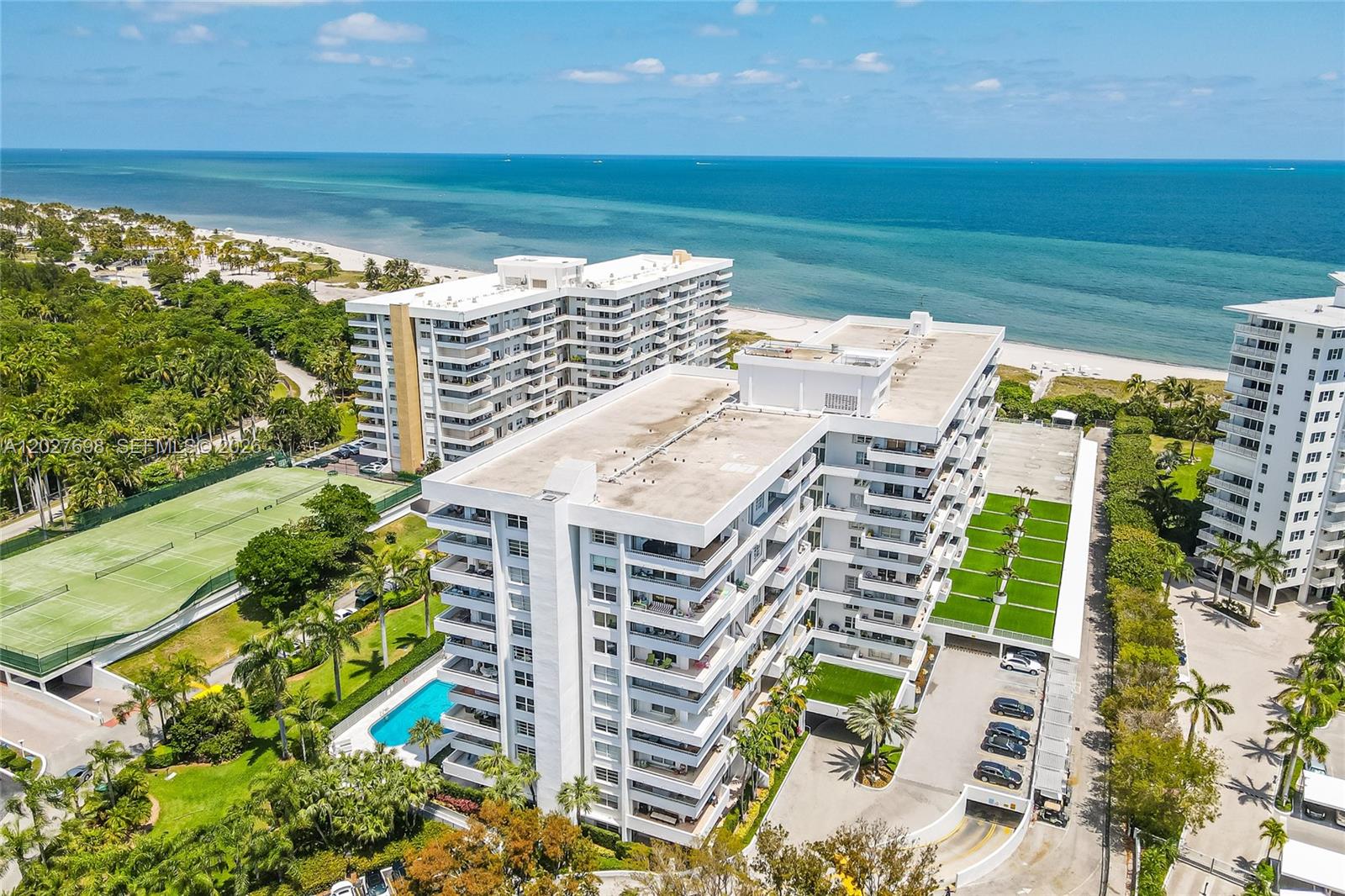 COMMODORE CLUB SOUTH COND - Residential Lease