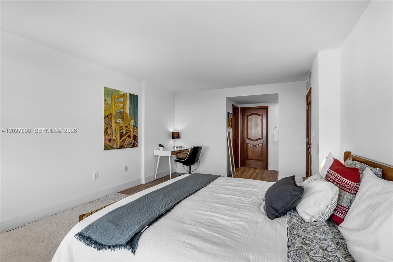 COMMODORE CLUB SOUTH COND - Residential Lease