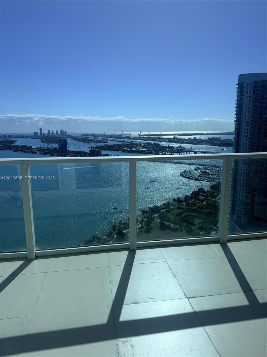 PARAMOUNT BAY CONDO - Residential