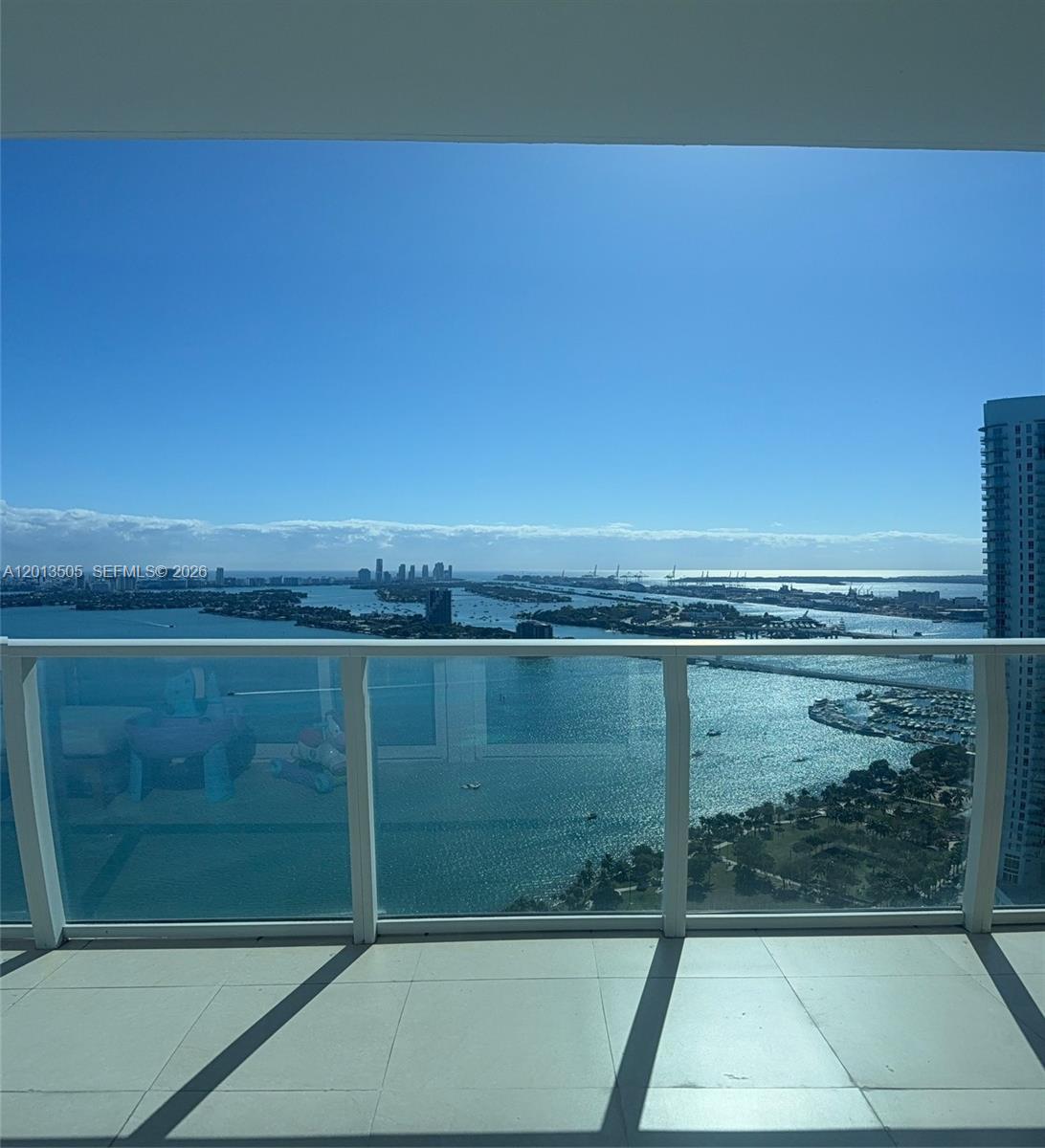 PARAMOUNT BAY CONDO - Residential