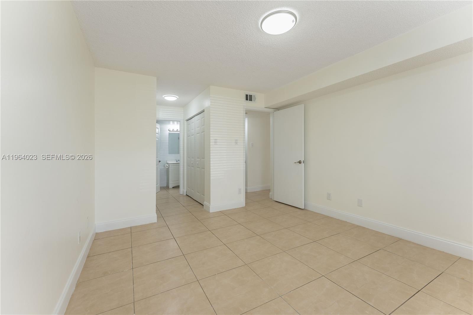 ROYAL PALM PLACE - Residential