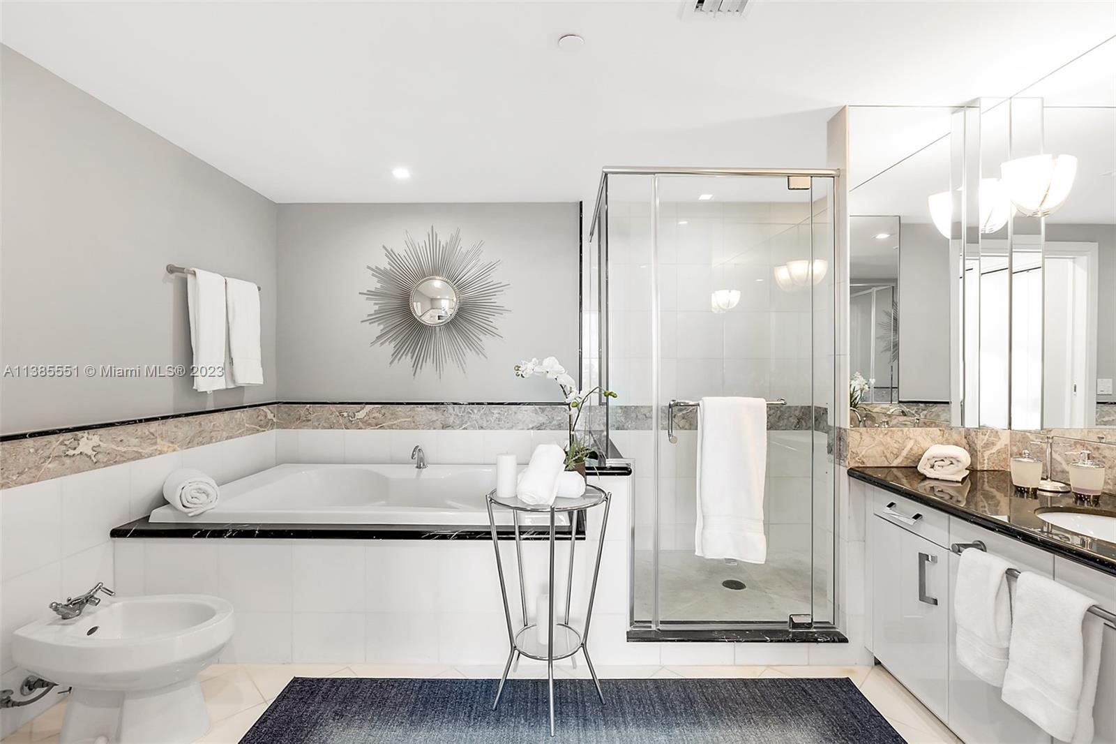 THE BENTLEY BAY CONDO - Residential Lease