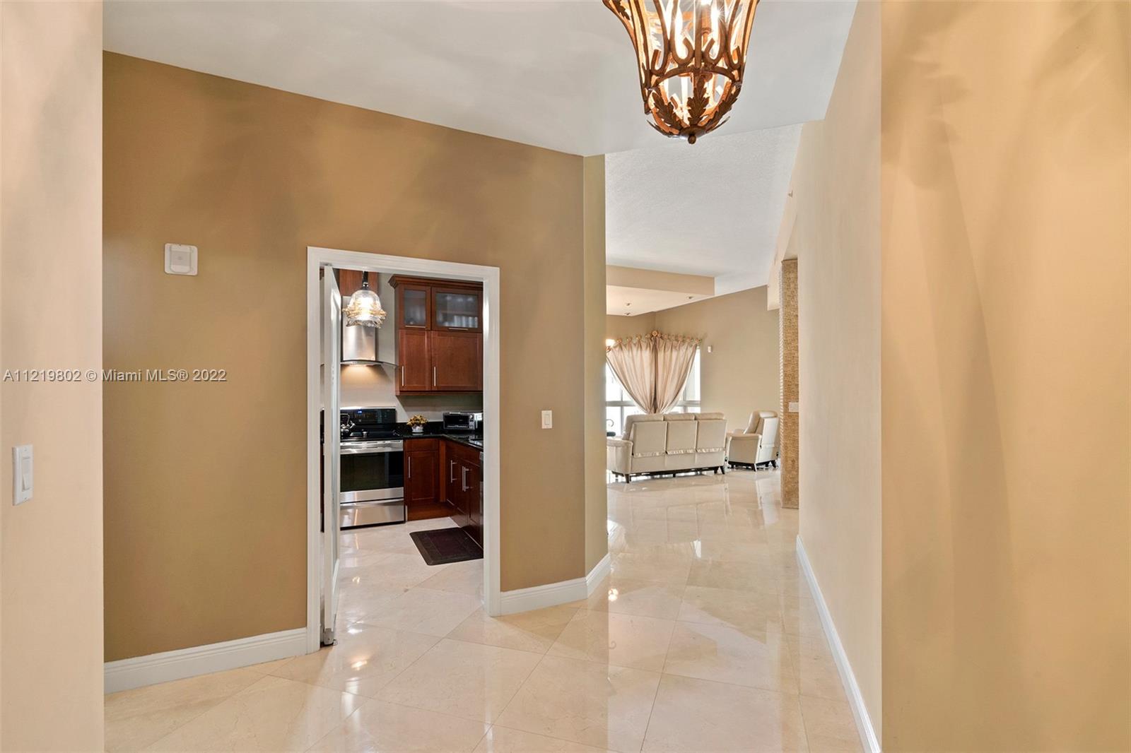 DOWNTOWN DADELAND CONDO N - Residential