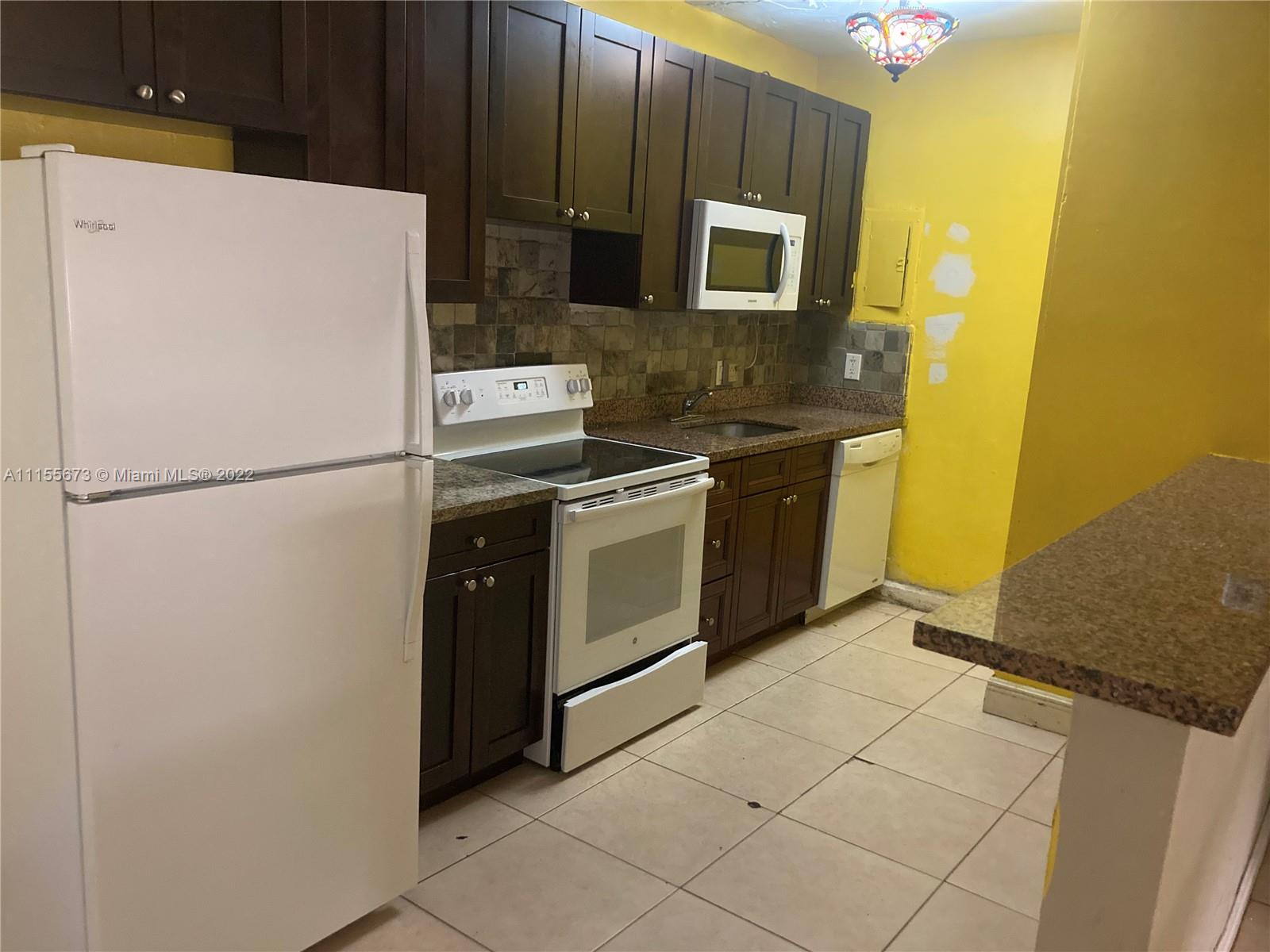 PALMLAND ESTATES - Residential
