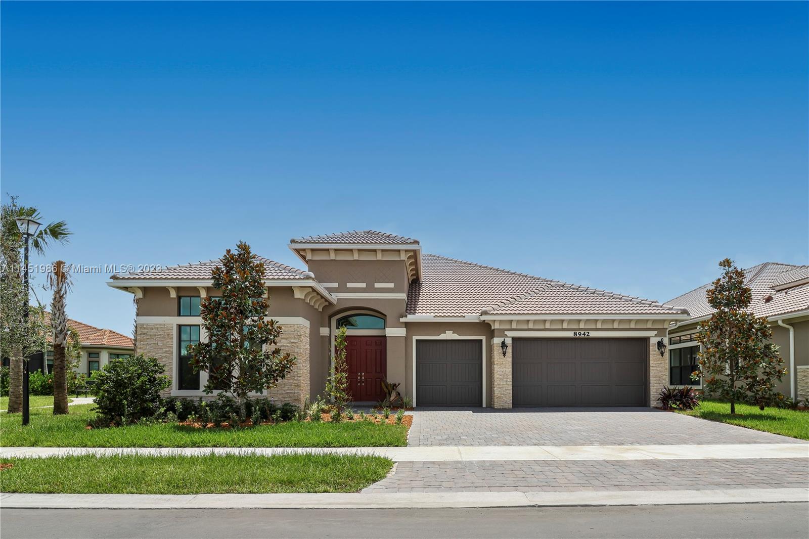 Never lived in 2023 Resale! Biggest & Best location home on the lake in the luxury community of Four Seasons This home features 3600sqft of spacious floor plan. 3 large bedrooms & 4th large flex room to be used as office, or additional bedroom. Plus Living, Dining, Great room, Laundry and Breakfast areas. Primary bedroom has stunning view of lake & spectacular bathroom with an oversized closet. Highly upgraded kitchen with SS appliances and gas stove, walk-in pantry. Gorgeous tile throughout. Impact windows & doors. Private lot with room to build regular size pool overlooking gorgeous lake. Large patio with pocket doors for true indoor/outdoor living. Resort style community with tons of amenities.