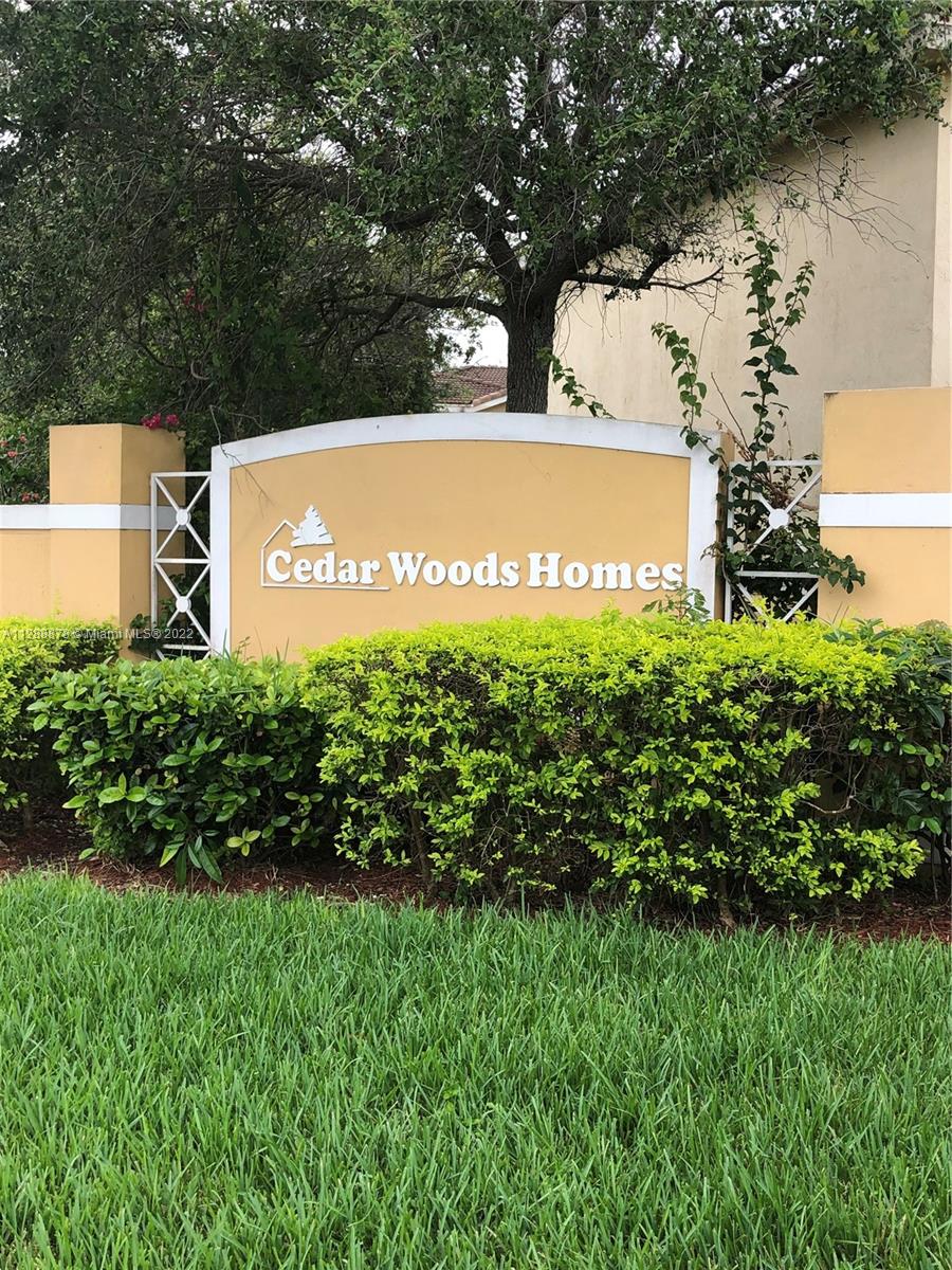 Spacious 3 Bedroom, 2.5 bath, One car garage, in Gated Community. All tile and laminate floors. Lots of closets space, large kitchen with stainless steel appliances.  Community Pool and club house.  
Fenced backyard.  Community has been freshly painted and located 2 blocks east of US I.