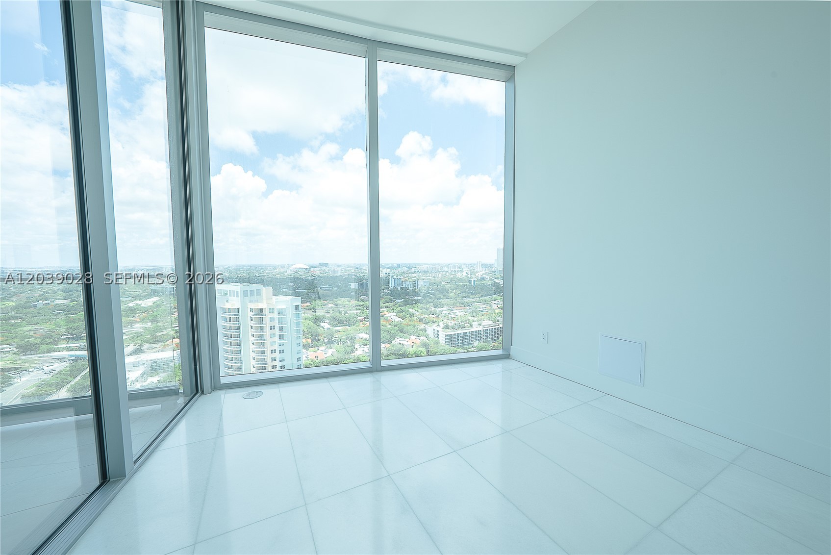 Una Residences - Residential