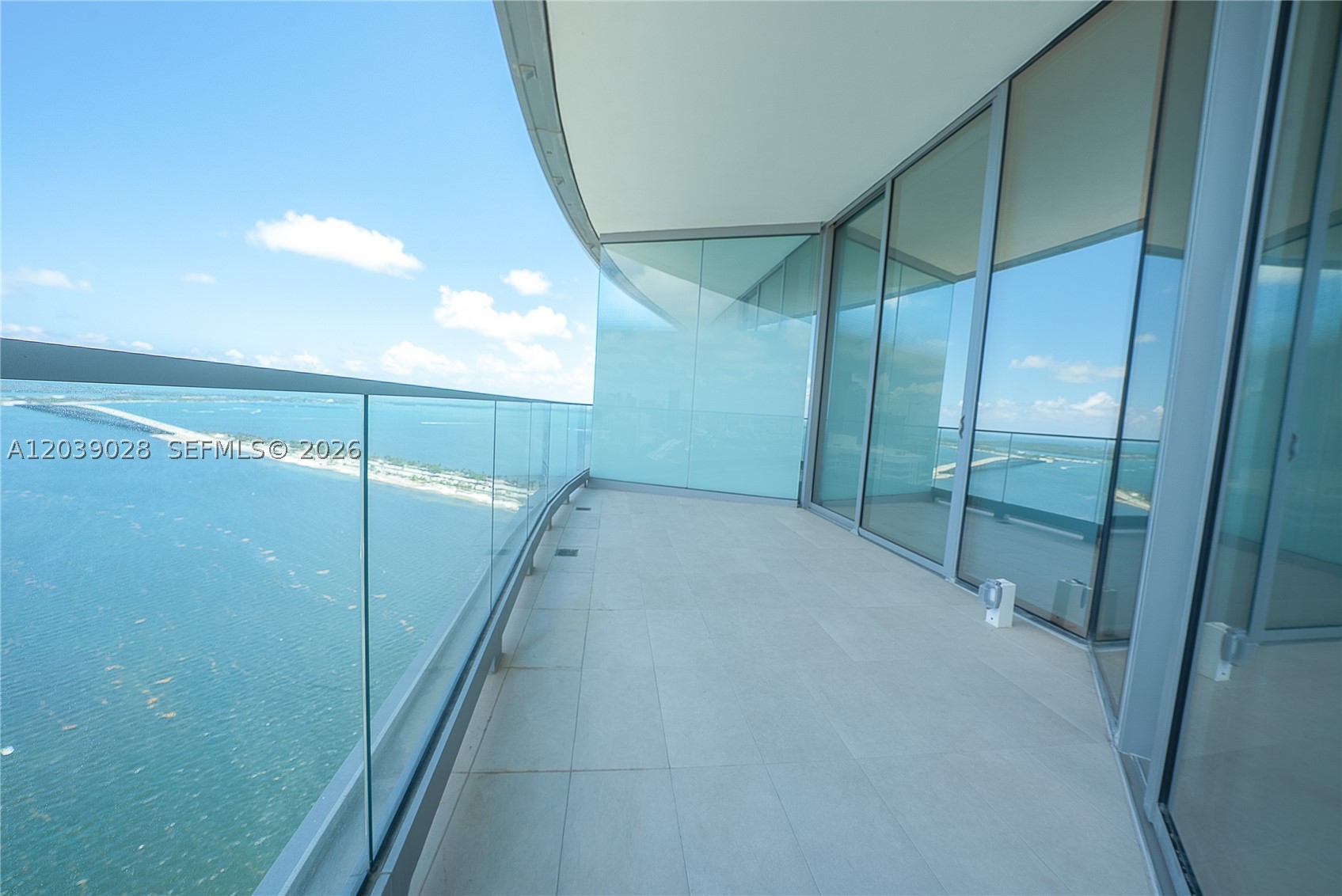 Una Residences - Residential