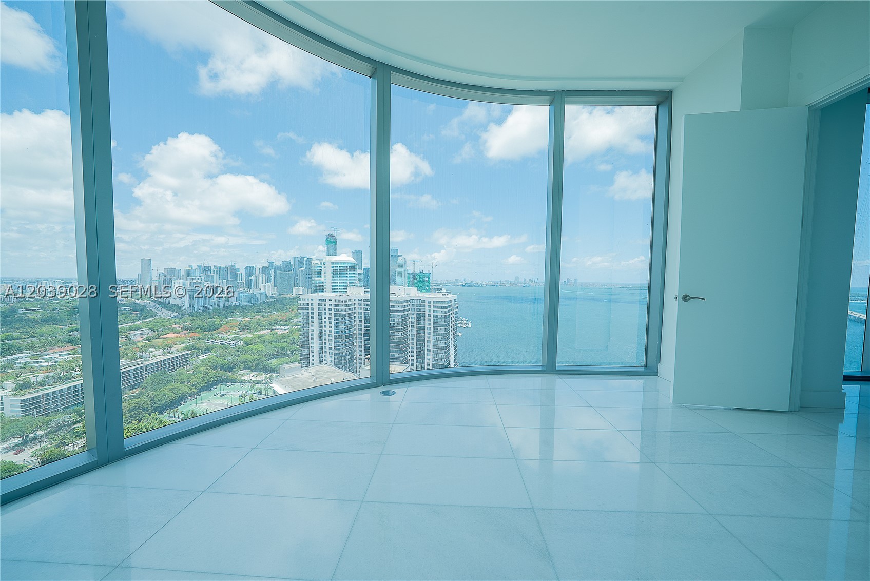 Una Residences - Residential