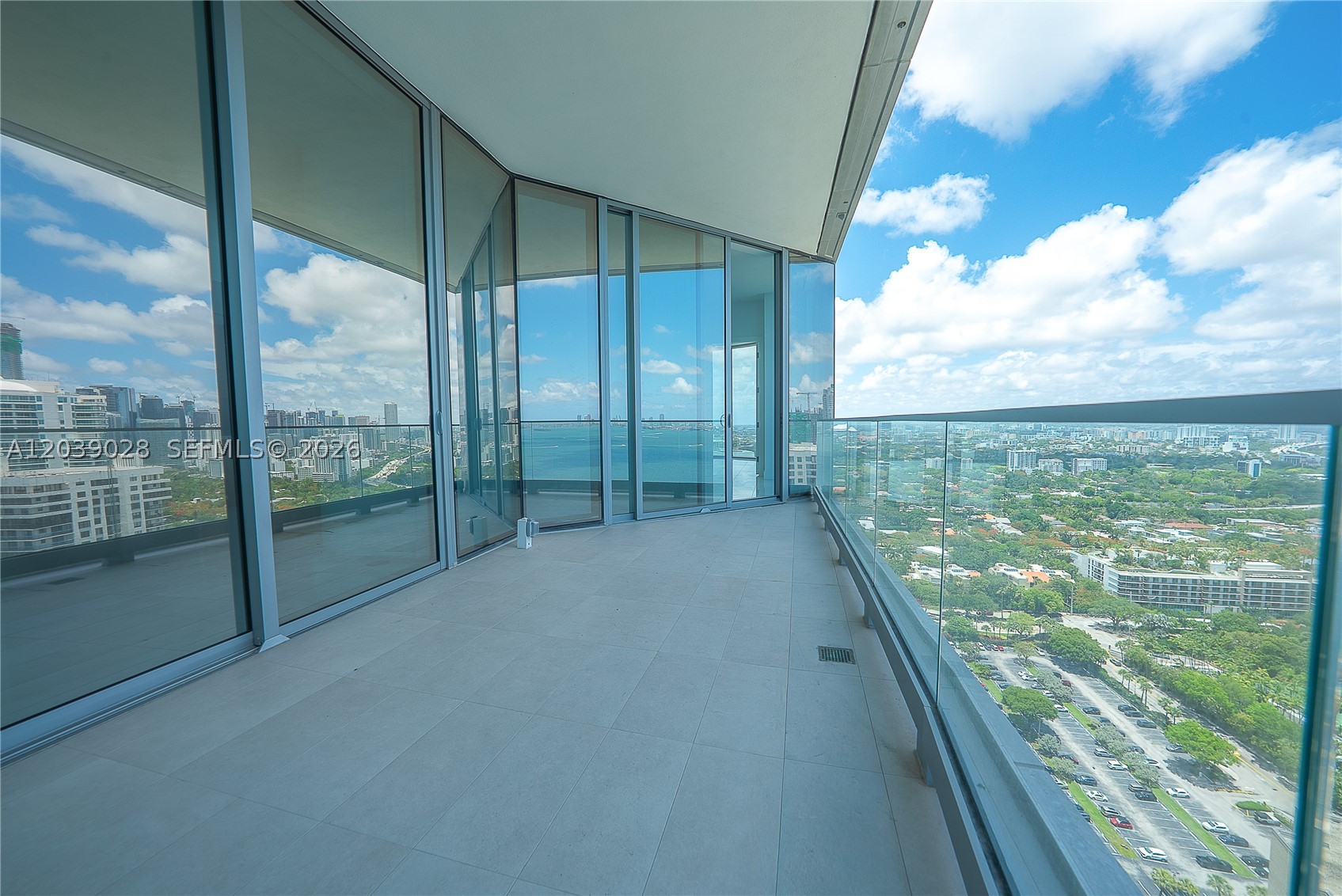 Una Residences - Residential