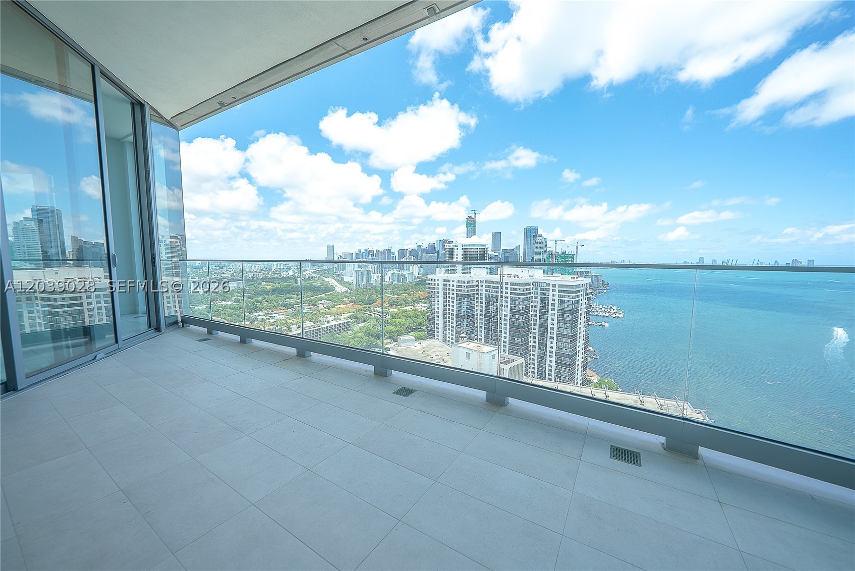 Una Residences - Residential
