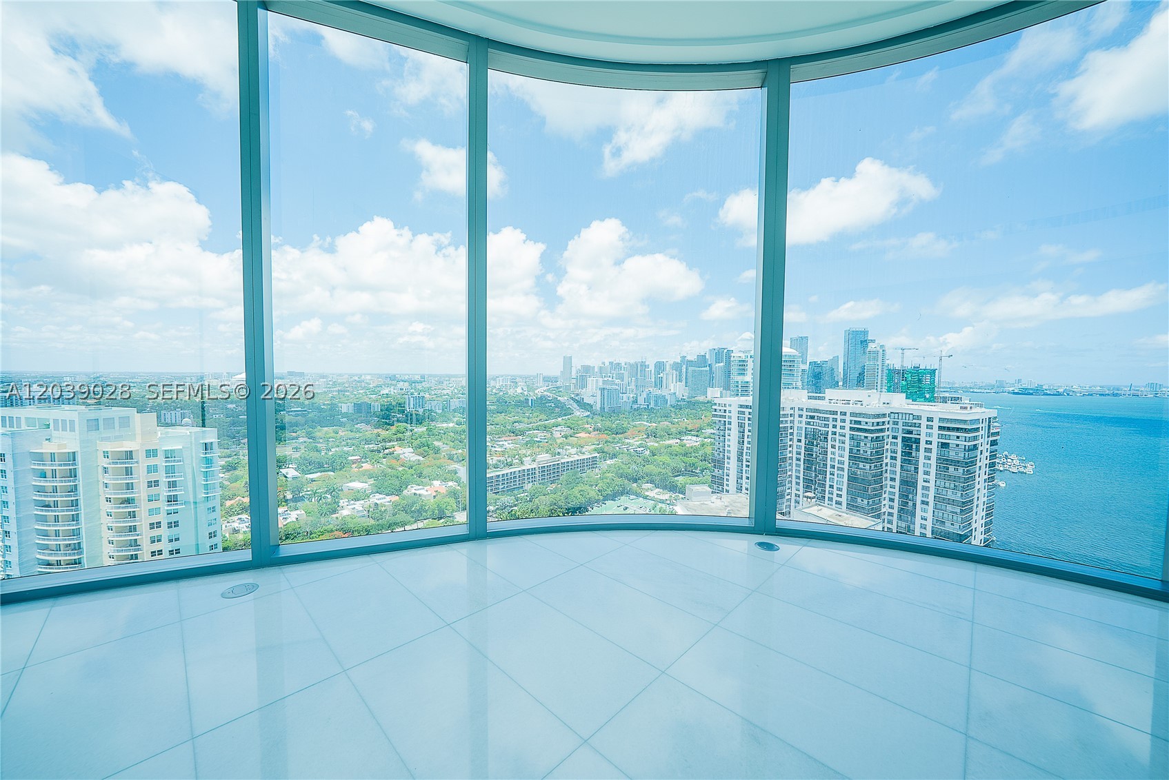 Una Residences - Residential