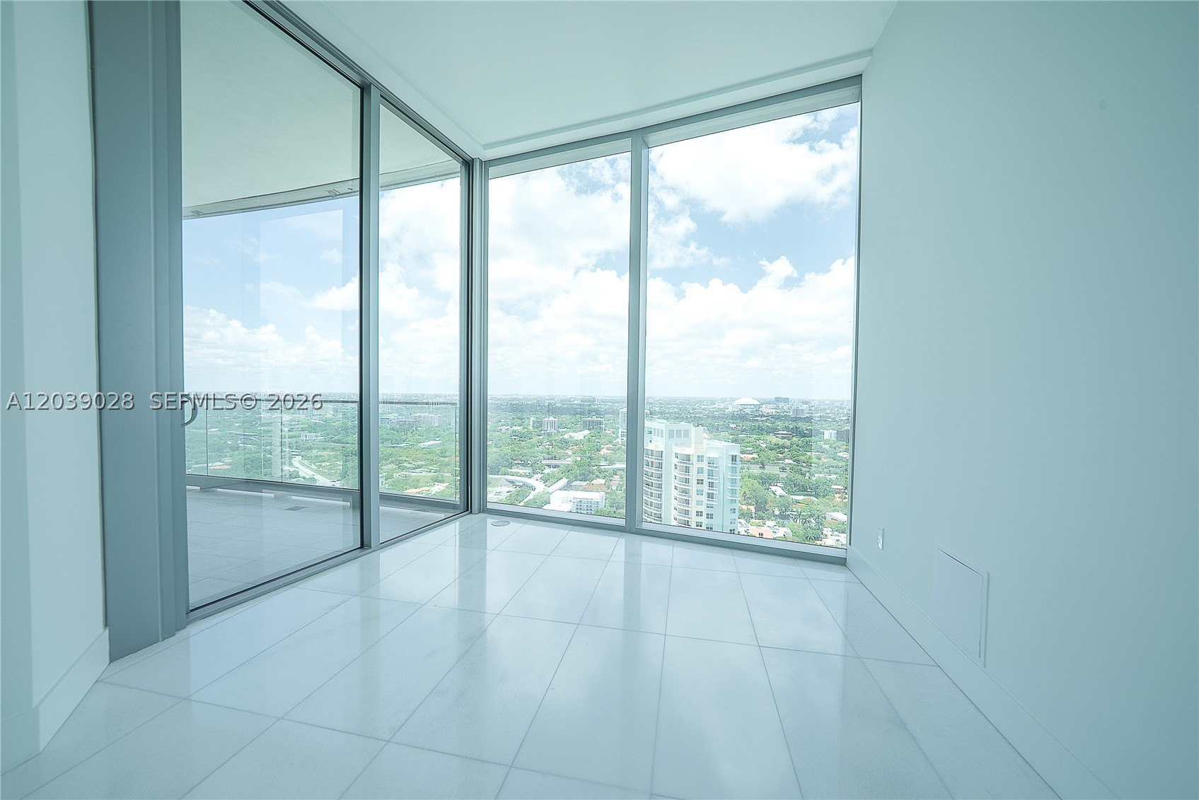 Una Residences - Residential