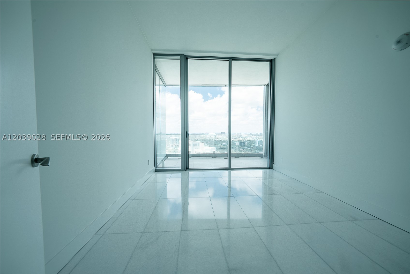 Una Residences - Residential