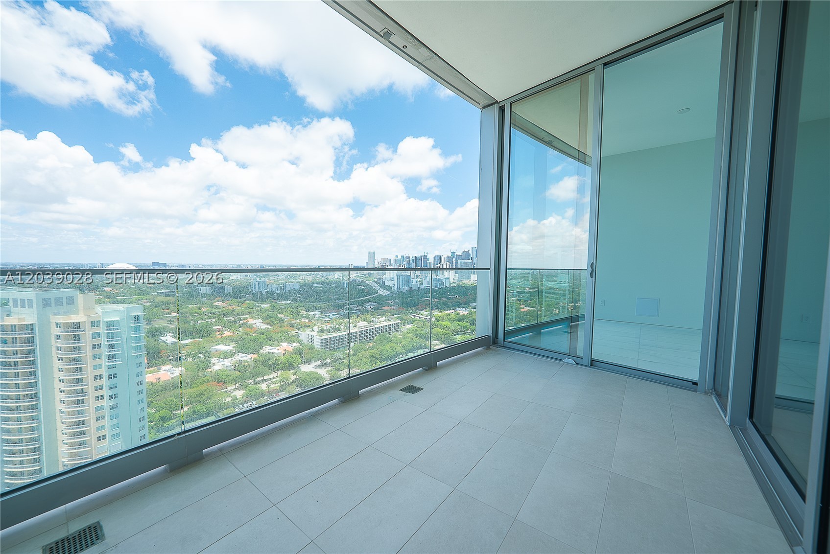 Una Residences - Residential