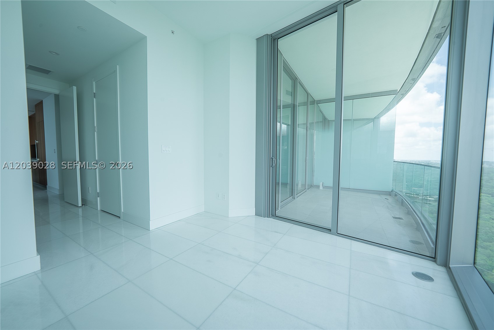 Una Residences - Residential