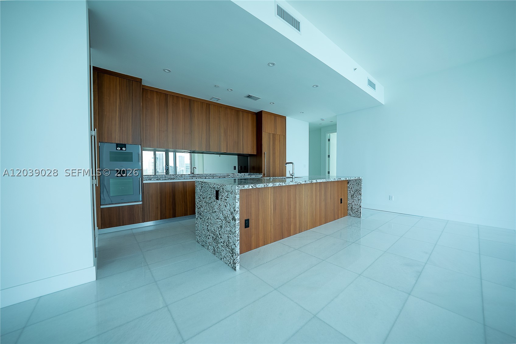 Una Residences - Residential