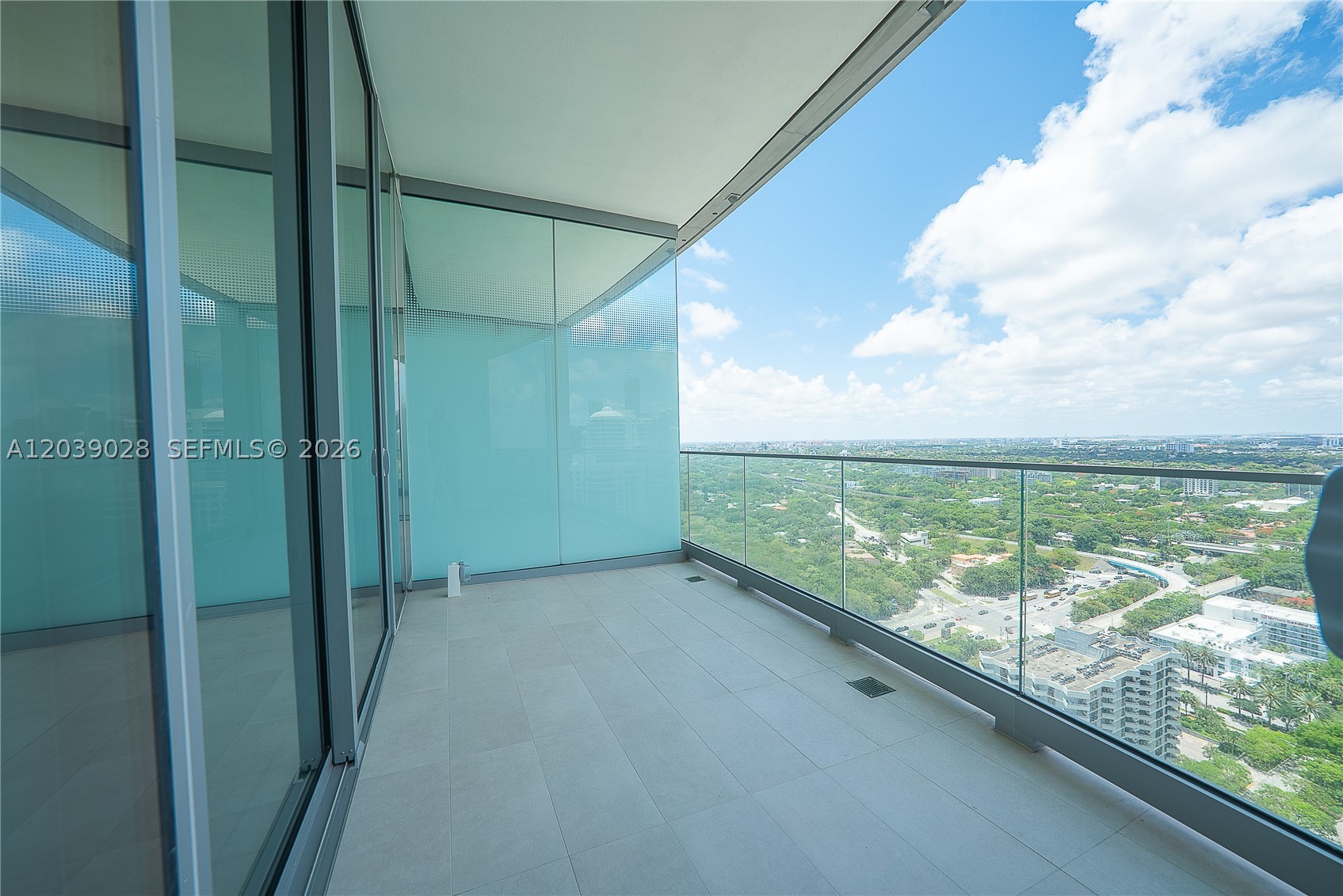 Una Residences - Residential