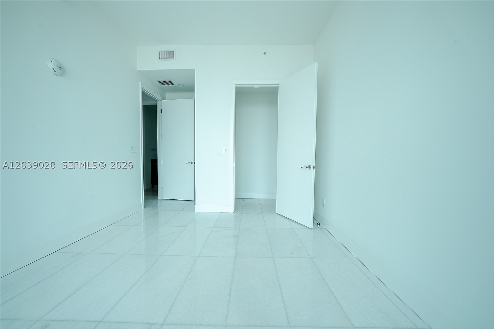Una Residences - Residential