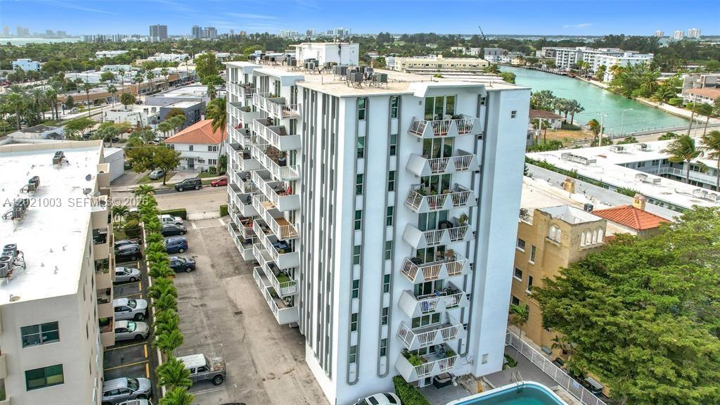THE KNIGHTSBRIDGE CONDO - Residential