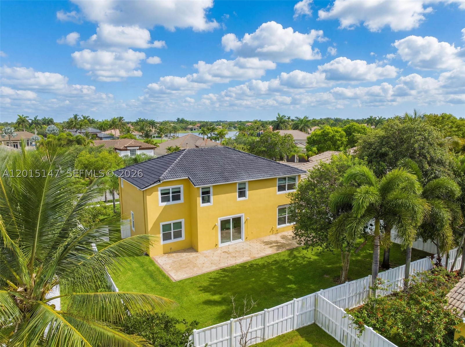 PEMBROKE FALLS - Residential