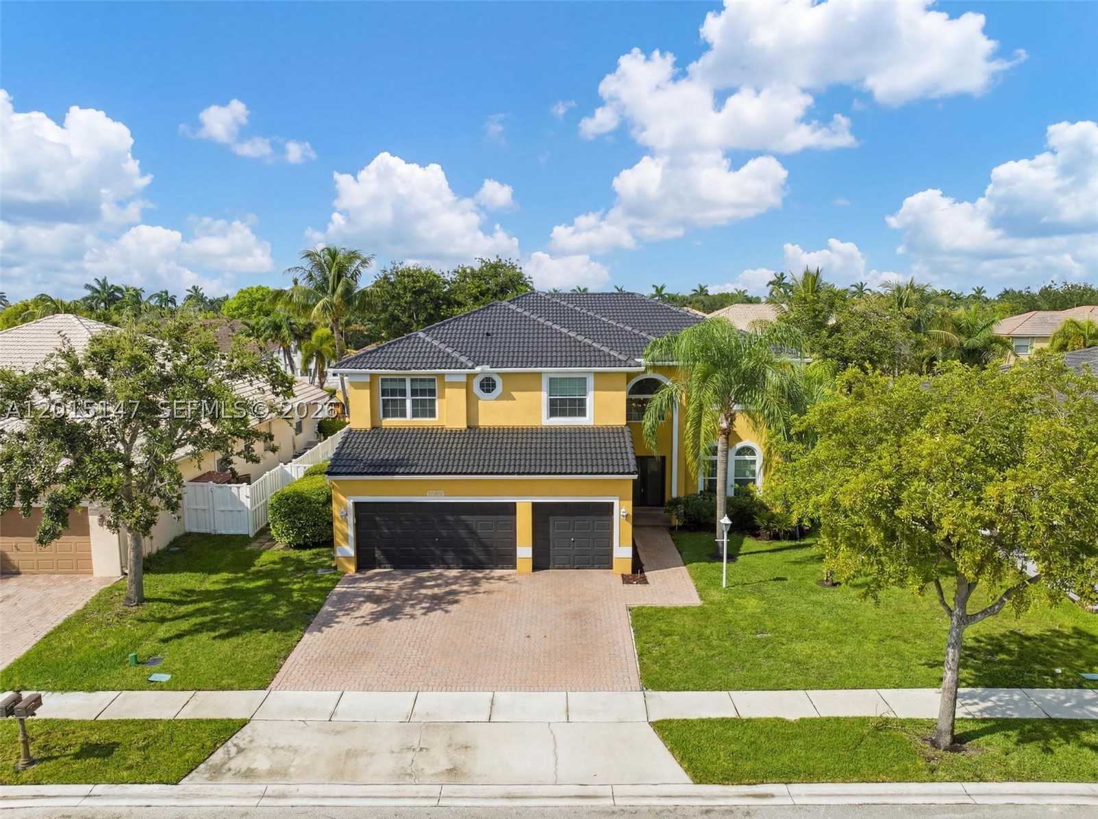 PEMBROKE FALLS - Residential