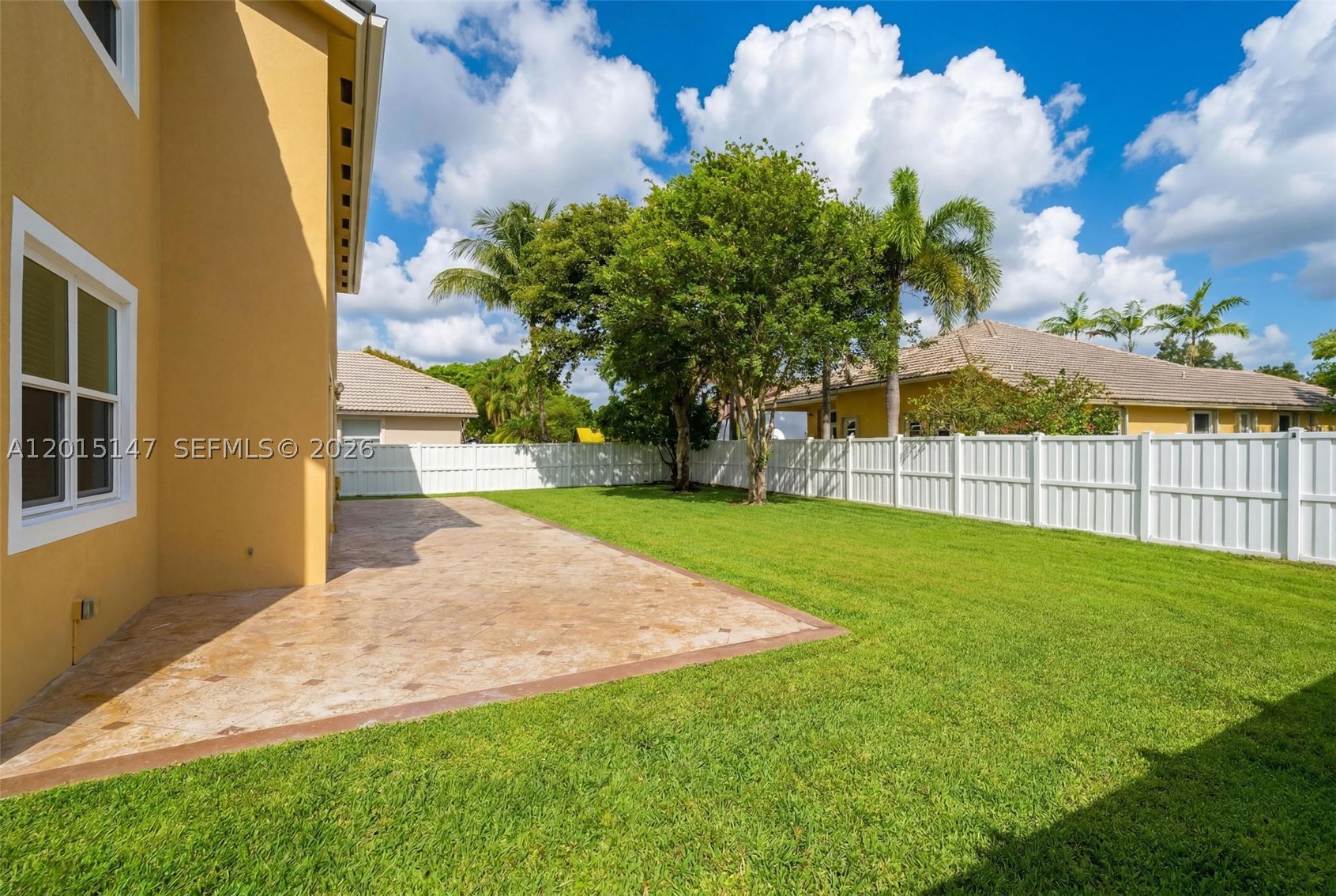 PEMBROKE FALLS - Residential