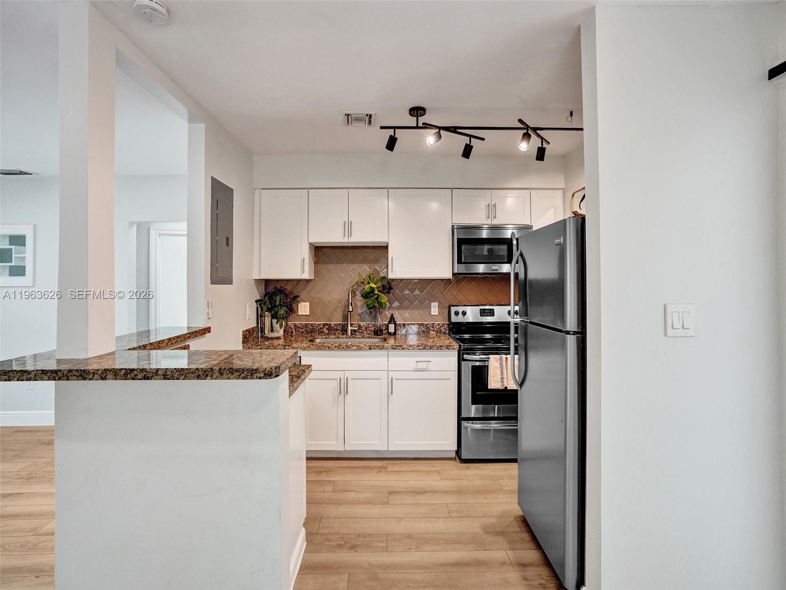 ALLENWOOD - Residential Lease