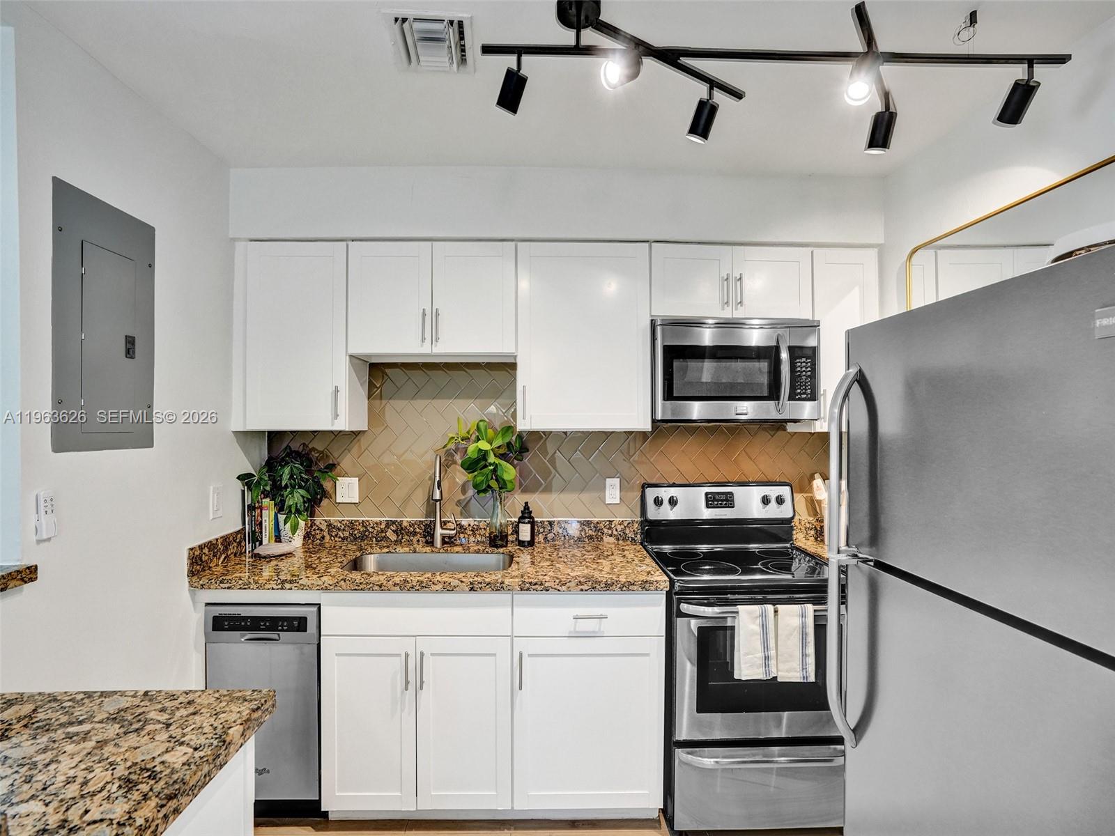 ALLENWOOD - Residential Lease
