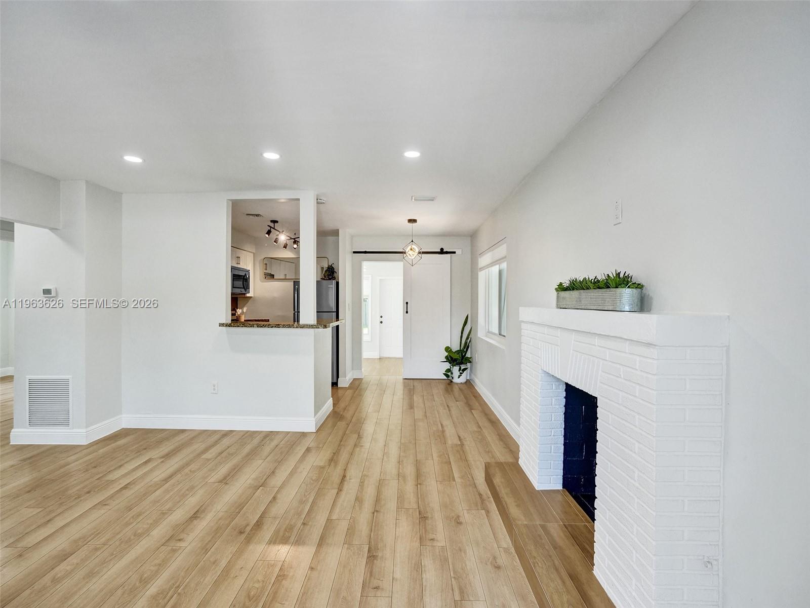 ALLENWOOD - Residential Lease