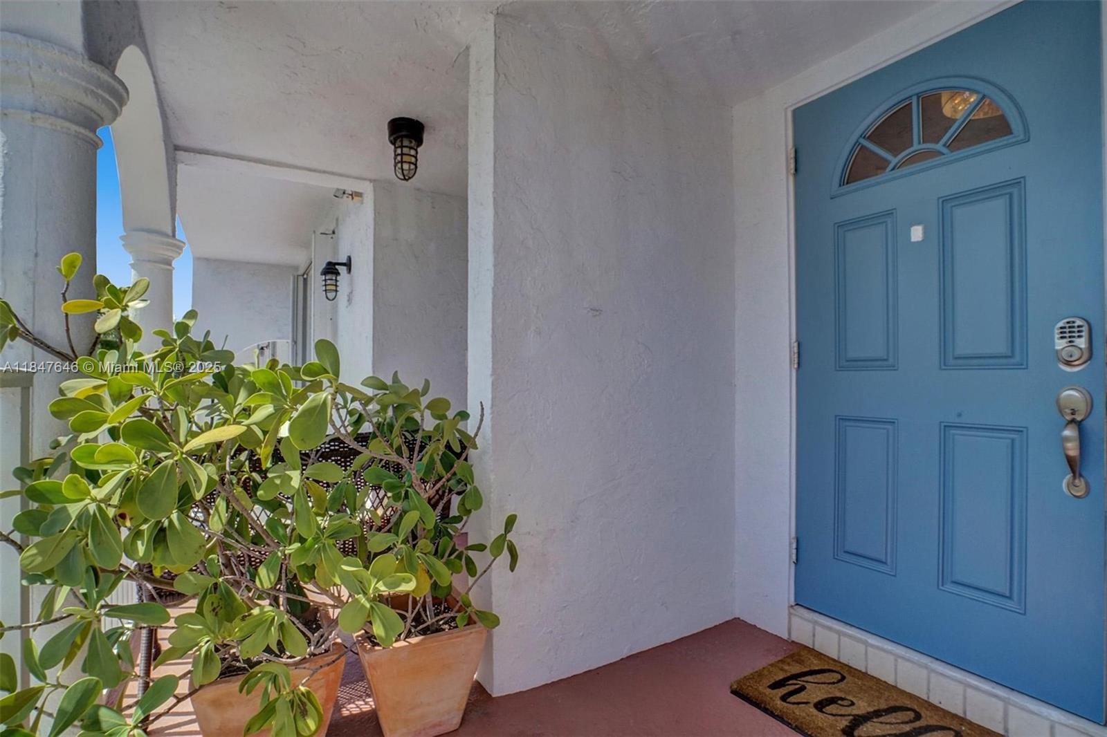 HOLLYWOOD BEACH - Residential