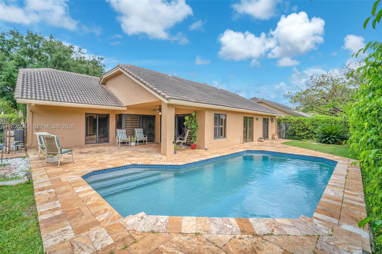 WINSTON PARK - Residential
